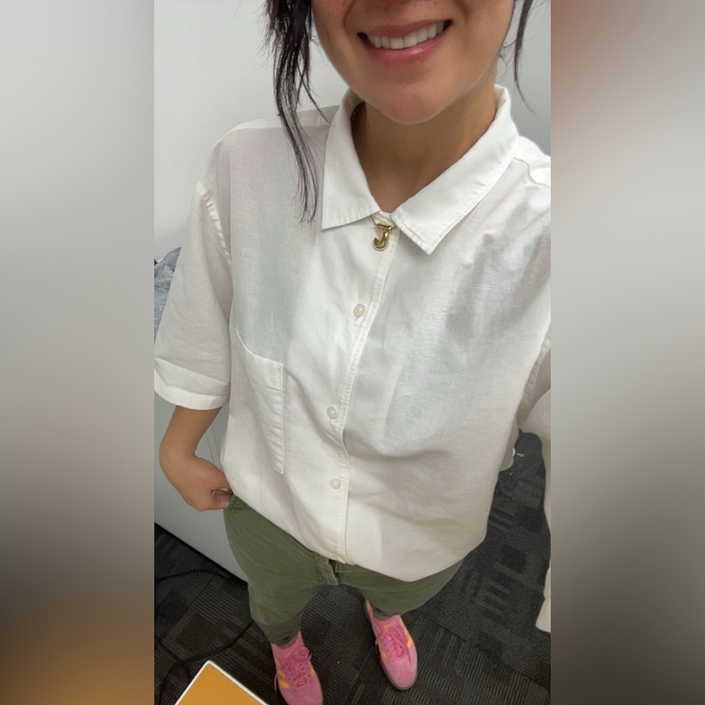 Uniqlo Classic White Collared Shirt